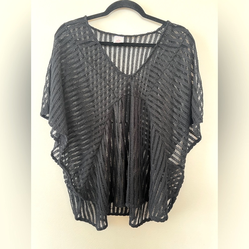 Xhilaration swimsuit coverup top women’s S 
dolman oversized cutout black‎ beach